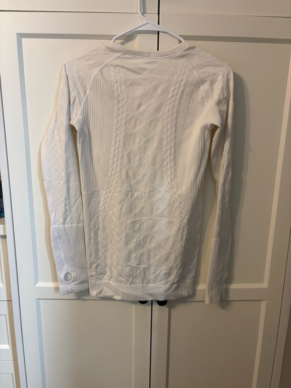 Lululemon White Textured Long Sleeve Top (Thumbholes) - Picture 7 of 9